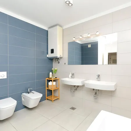 Toni Delux ספליט