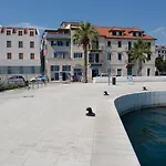 Toni Delux 스플리트