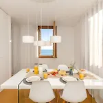 Toni Delux 스플리트
